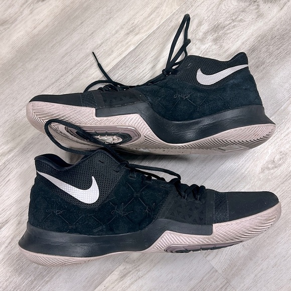 Nike Kyrie 3 Black Suede Quilted Embroidered Swoosh 852395-010 Collector Edition - Picture 2 of 9